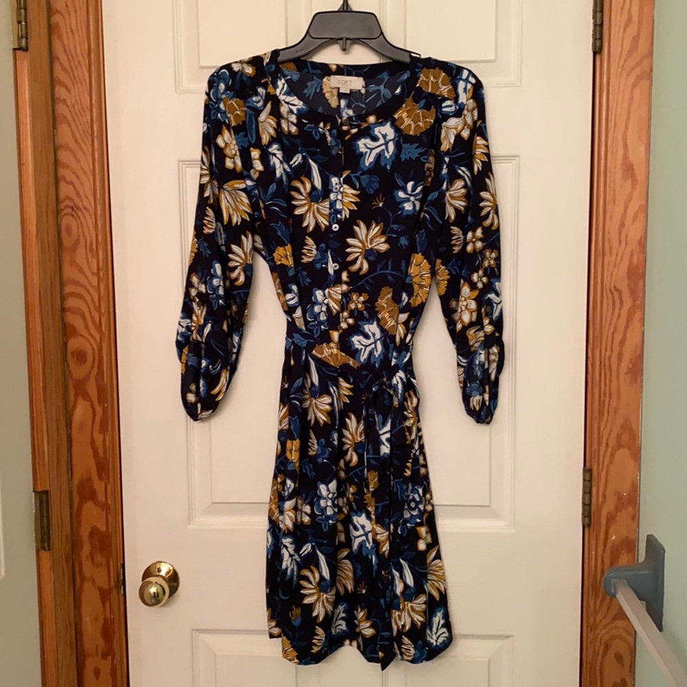 Loft women’s Large floral above the knee length dress